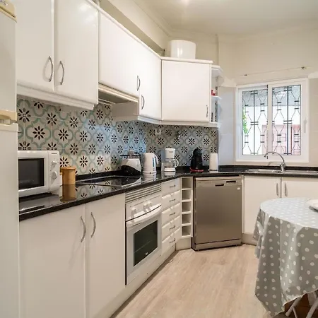Ferienwohnung Fuer 4 Personen Ca 90 Qm In Funchal, Madeira Und Umgebung * Funchal (Madeira)