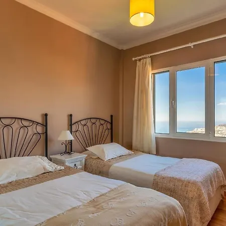 Apartment Ferienwohnung Fuer 4 Personen Ca 90 Qm In Funchal, Madeira Und Umgebung *